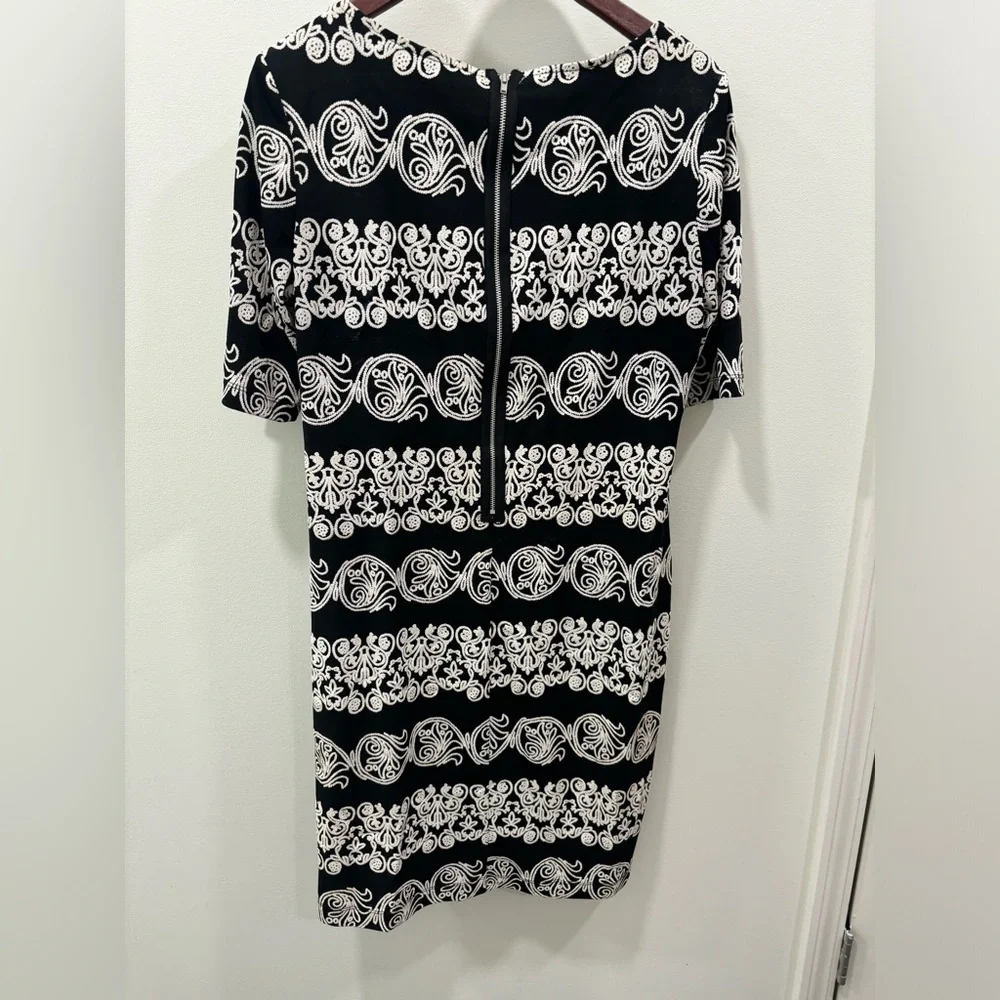 Tiana B Dress Size 12 Shift Black White Textured Pattern Zip Up Back - Picture 3 of 3